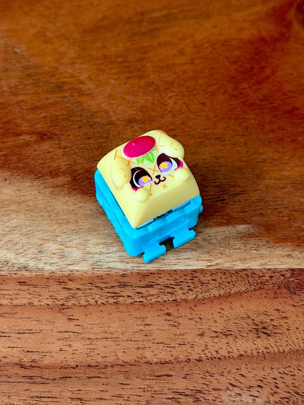 Clickeez Series 1 Hello Kitty and Friends Sunny Paradise PINEAPPLEPURIN